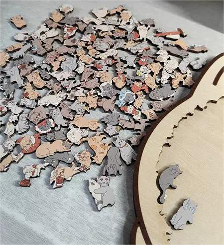 WhiskerCraft – 135 Pcs Cat Shaped Wooden Puzzle