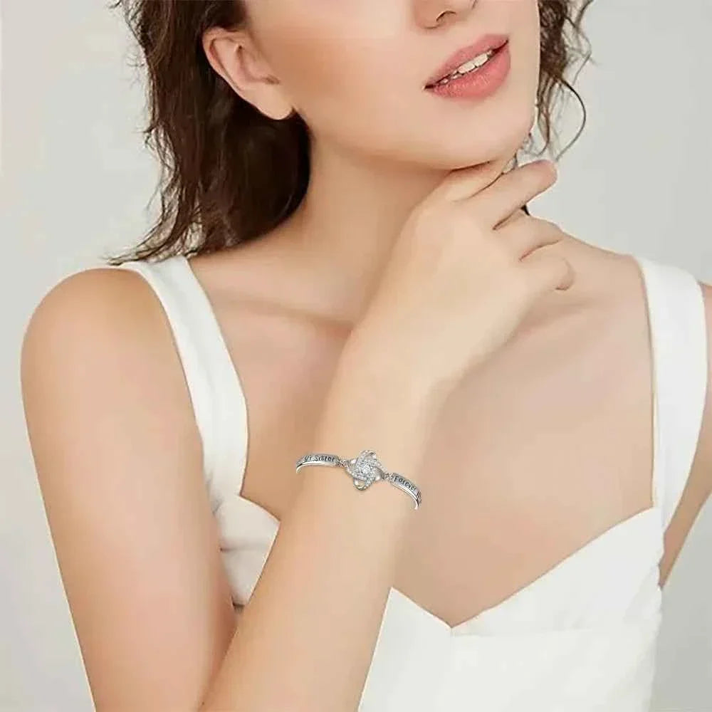 VistaGrace – Stylish Lucky Clover Bracelet