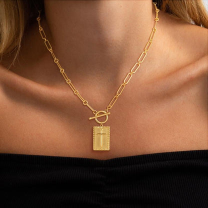 Cruxelle – Cross Pendant Paperclip Chain Necklace
