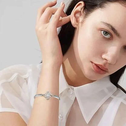 VistaGrace – Stylish Lucky Clover Bracelet